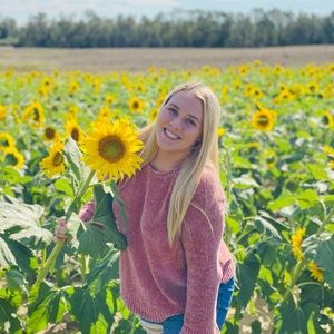 Meet your Posher, Jennifer